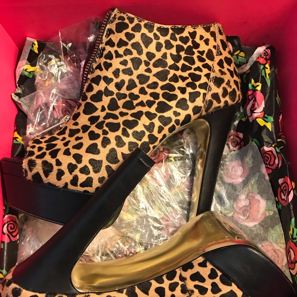 These hot Betsey Johnson peekaboo ankle boots!!!